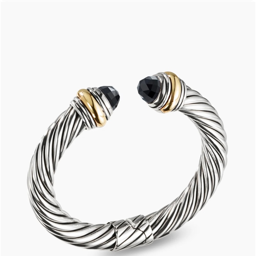 Women’s David Yurman 2 toned black onyx bracelet.